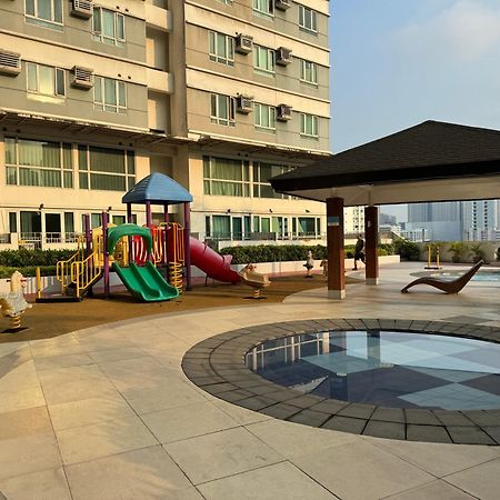 Beacon Makati Condo Free Pool Access Free Wifi 100Mbps & Free Netflix Manila Exteriör bild