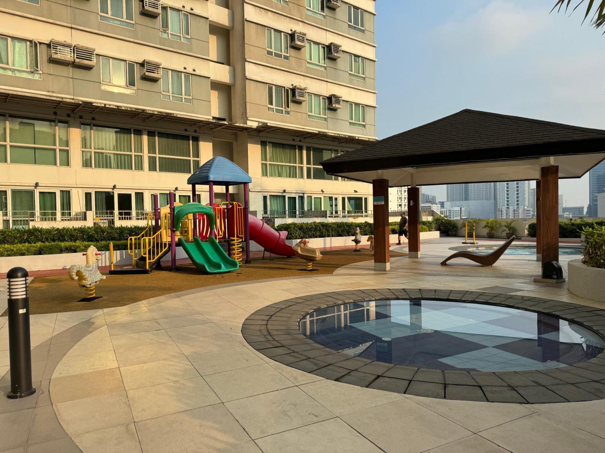 Beacon Makati Condo Free Pool Access Free Wifi 100Mbps & Free Netflix Manila Exteriör bild